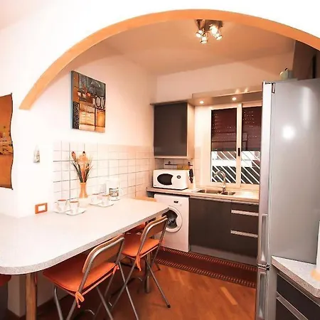 Petite Home In Rome Exterior photo